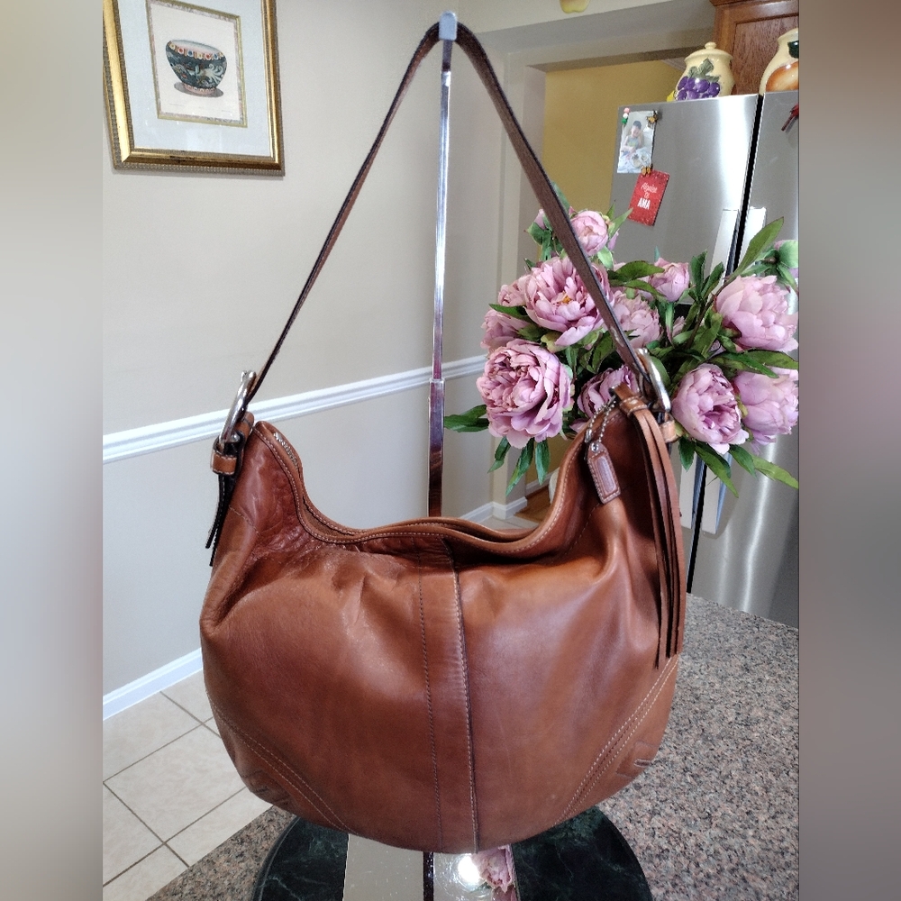 Coach Large Hobo Purse in distressed light tan leather with long tassel Vintage - Picture 11 of 17